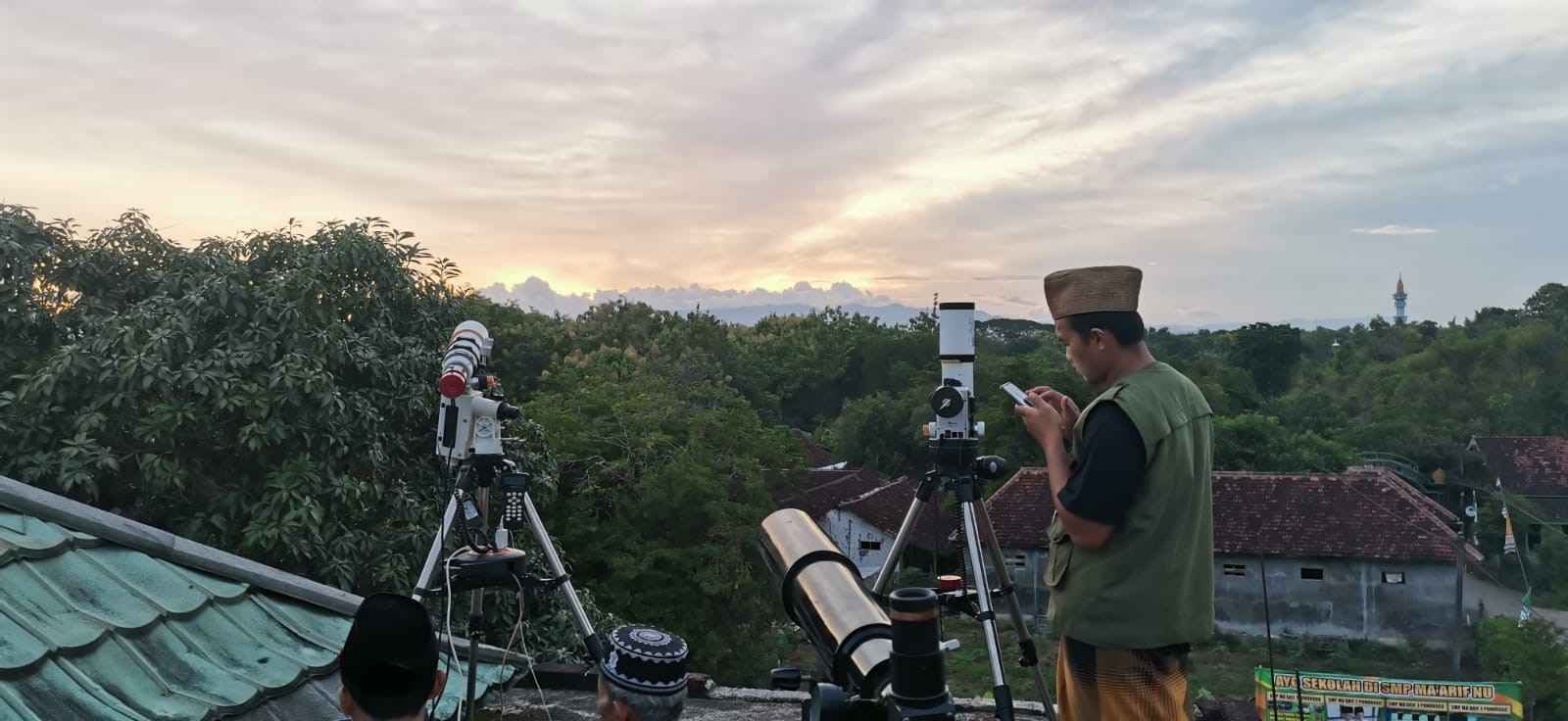 Hilal Bulan Rajab 1444 H Terlihat