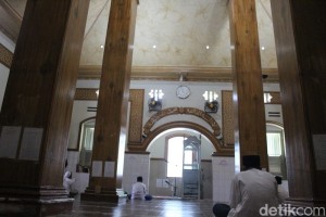Sejarah 4 Tiang Saka Masjid Jami’ Tambakberas